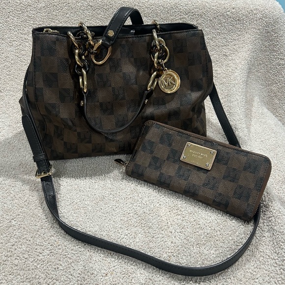 Michael Kors Black and Brown Checkered Shoulder Bag with Wallet - Picture 1 of 6